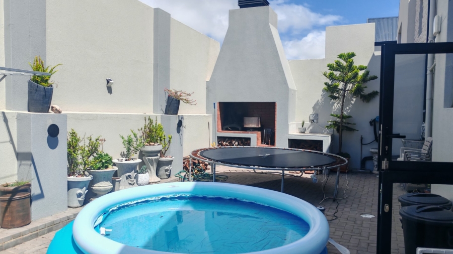 3 Bedroom Property for Sale in Hartenbos Heuwels Western Cape